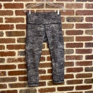 Lululemon black and white pattern leggings size 10